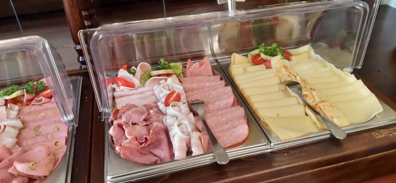 Spa Hotel Purkyne 카를로비바리 외부 사진